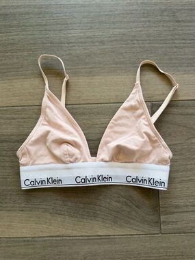 Calvin Klein Logo Elastic Bralette — Pink — XS